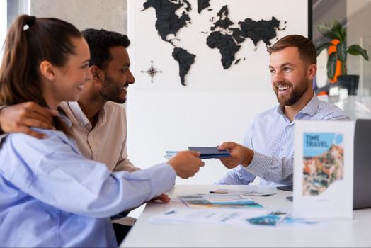 Reklama biura podróży. Dowiedz się, na czym polega skuteczna reklama w turystyce